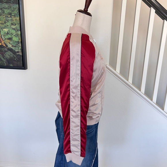 Honey Punch reservable satin bomber jacket. Embroidered/quilted medium - Picture 9 of 16